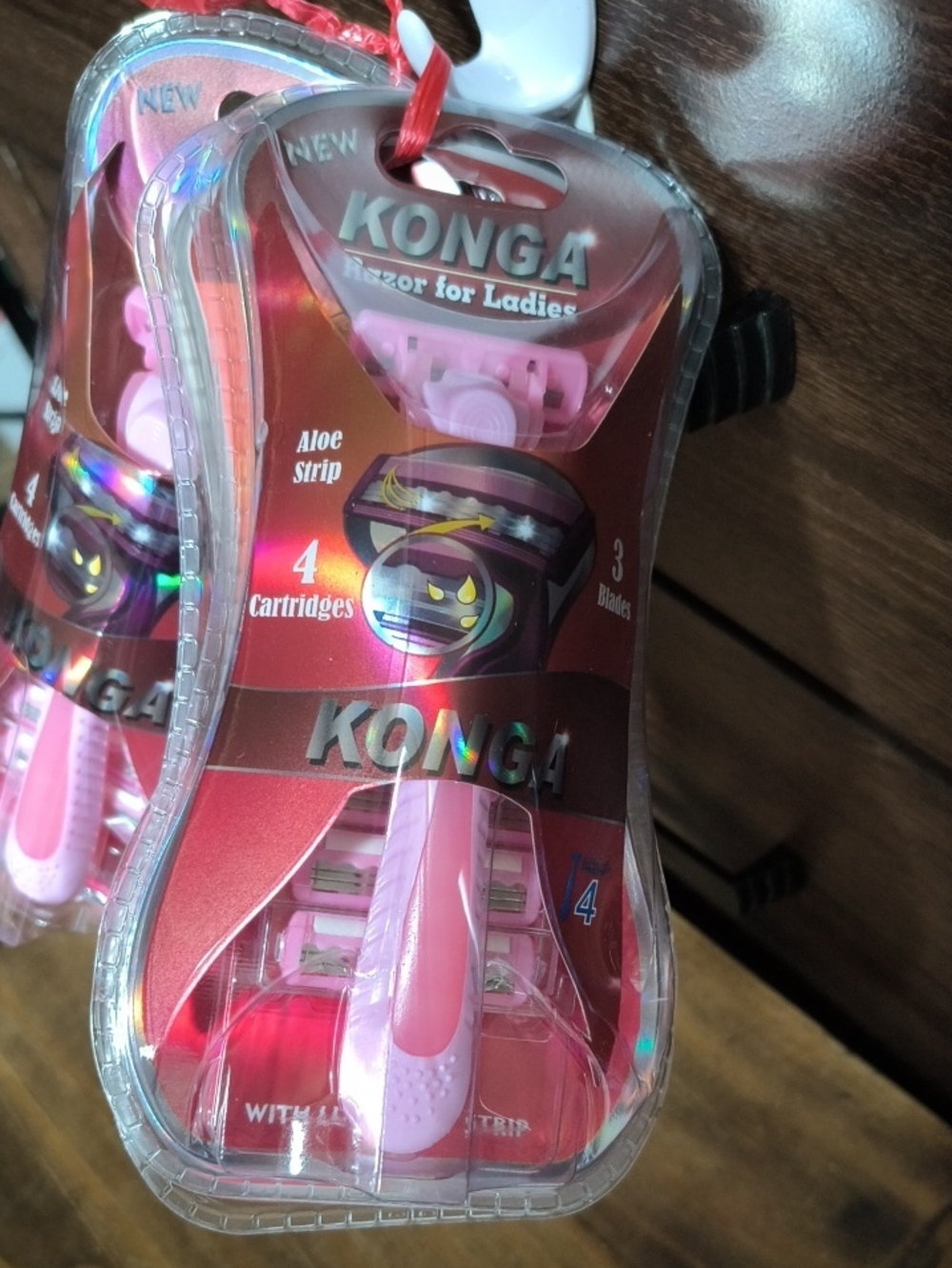 Kong 3-Blade Ladies Razor - Red and Orange Gradient Packaging